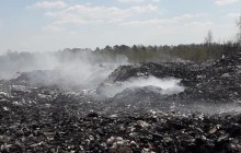 На Львівщині третю добу ліквідують масштабну пожежу на сміттєзвалищі (фото)