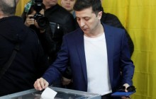 Яєчня, Eminem та хрестик в бюлетені: як голосував Зеленський у другому турі (фото)