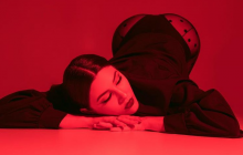 "Пагорби прямо такі": MARUV шокувала мережу відвертою позою (фото)