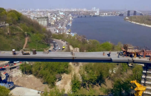 На мосту от Владимирской горки до Арки дружбы народов установлен последний пролет - Кличко