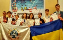 Украинские школьники завоевали 5 медалей на Международной конференции молодых ученых в Малайзии (фото)