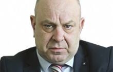 "Мы должны вернуться к тому, что умеем делать очень хорошо – к грузовым, военным самолетам. Это у нас всегда получалось"