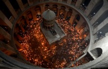 В Иерусалиме прошла церемония схождения Благодатного огня (видео)