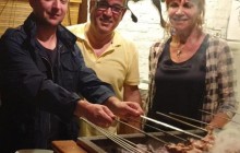 "Смажив шашлик і жартував": у турецьких ЗМІ з'явилися фото Зеленського з відпочинку