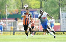 Шахтер не забил два пенальти, но выиграл в Мариуполе