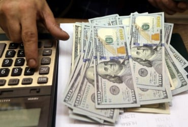 Курс доллара в обменниках Киева снизился: какая стоимость валюты