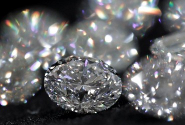 Канада заборонила імпорт російських діамантів та ювелірних виробів