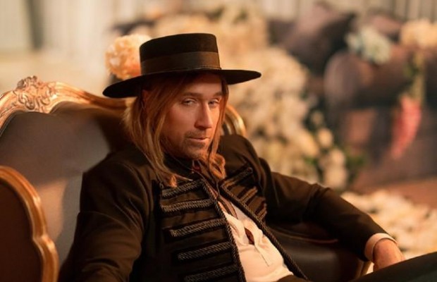 Олег Винник в образі іспанського кабальєро ощасливив «вовчиць» новим кліпом (відео)