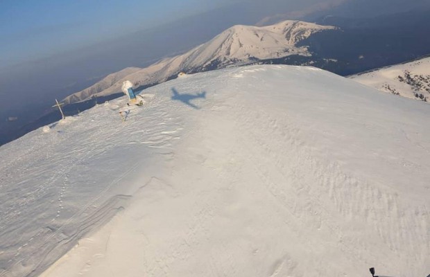В небі над Чорногірським хребтом: ведучий «Світ навиворіт» розпочав рекордний політ Україною (фоторепортаж, відео)