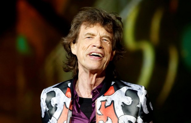 Лідер The Rolling Stones заручився з 37-річною ексбалериною: який вигляд має обраниця зірки