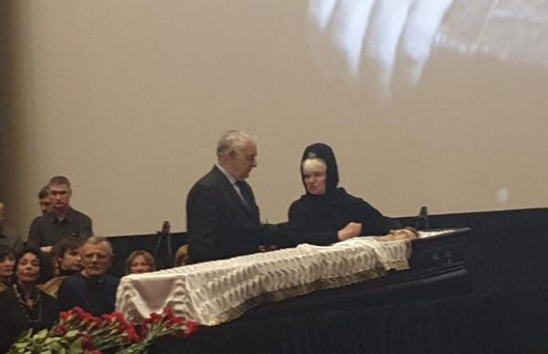 У Москві прощаються з зіркою фільму "Особливості національного полювання" Олексієм Булдаковим (фото)