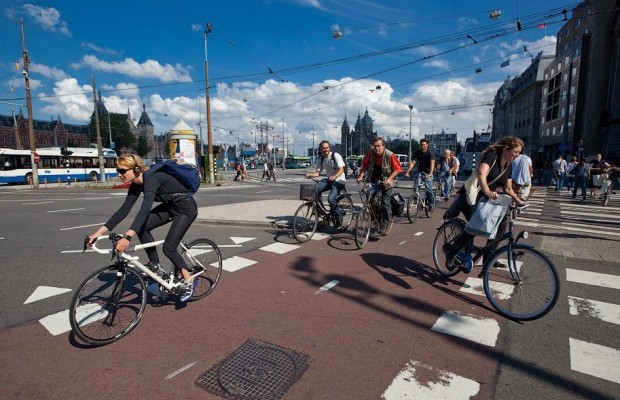 Где с велосипедом жить хорошо: топ-5 стран Европы, где можно отказаться от авто (видео)