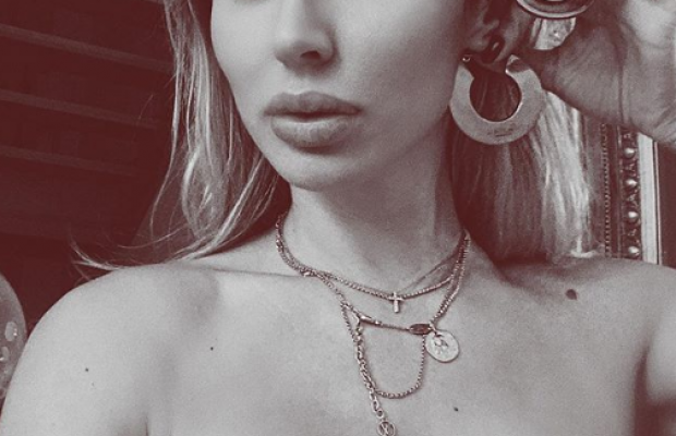 Лобода без бюстгальтера засветила грудь в Instagram (фото)
