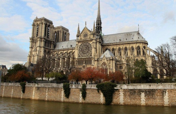 Пожежа в Нотр-Дам де Парі: яким був легендарний Собор Паризької Богоматері до трагедії (фоторепортаж)