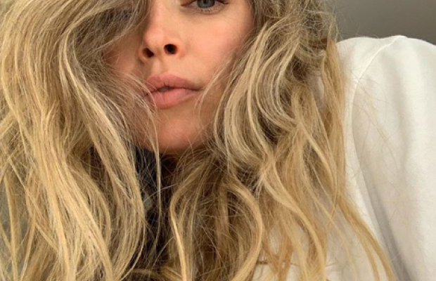 "Как всегда растрёпанная": Вера Брежнева показала лицо без макияжа (фото)