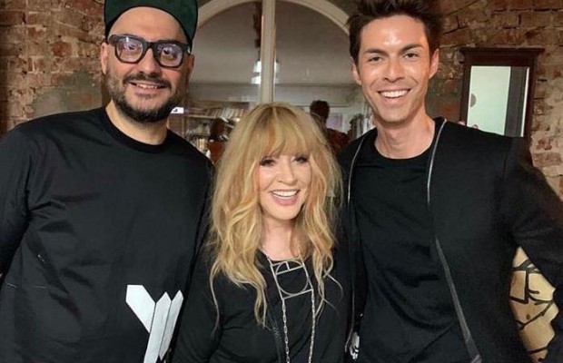 "Что это за девочка на фото?": Алла Пугачева удивила сеть внешним видом