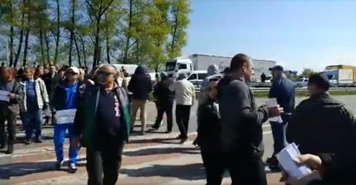Через забруднення місцевих річок загинуло понад 2 тис. особин риби / фото: скріншот Через забруднення місцевих річок загинуло понад 2 тис. особин риби / фото: скріншот