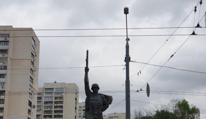 У Харкові блискавка влучила у пам'ятник воїну-визволителю / фото - Newsroom У Харкові блискавка влучила у пам'ятник воїну-визволителю / фото - Newsroom