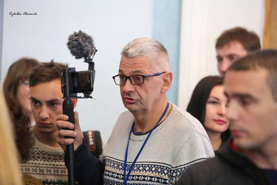 В Черкассах избили до крайне тяжелого состояния журналиста-расследователя / фото Вадим Комаров/facebook.com В Черкассах избили до крайне тяжелого состояния журналиста-расследователя / фото Вадим Комаров/facebook.com