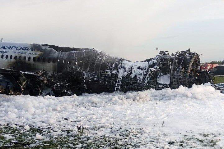 Пожар на борту самолета произошел 5 мая / REUTERS