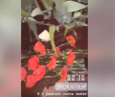 Сеть возмутило поведение девушек / Скриншот