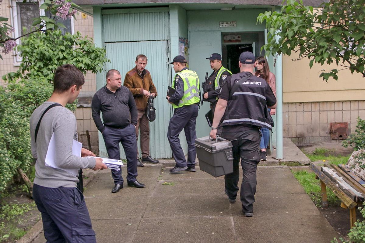 В Киеве в закрытой квартире нашли два тела и истощенную 2-летнюю девочку / фото Бернт ван Донген / Информатор В Киеве в закрытой квартире нашли два тела и истощенную 2-летнюю девочку / фото Бернт ван Донген / Информатор