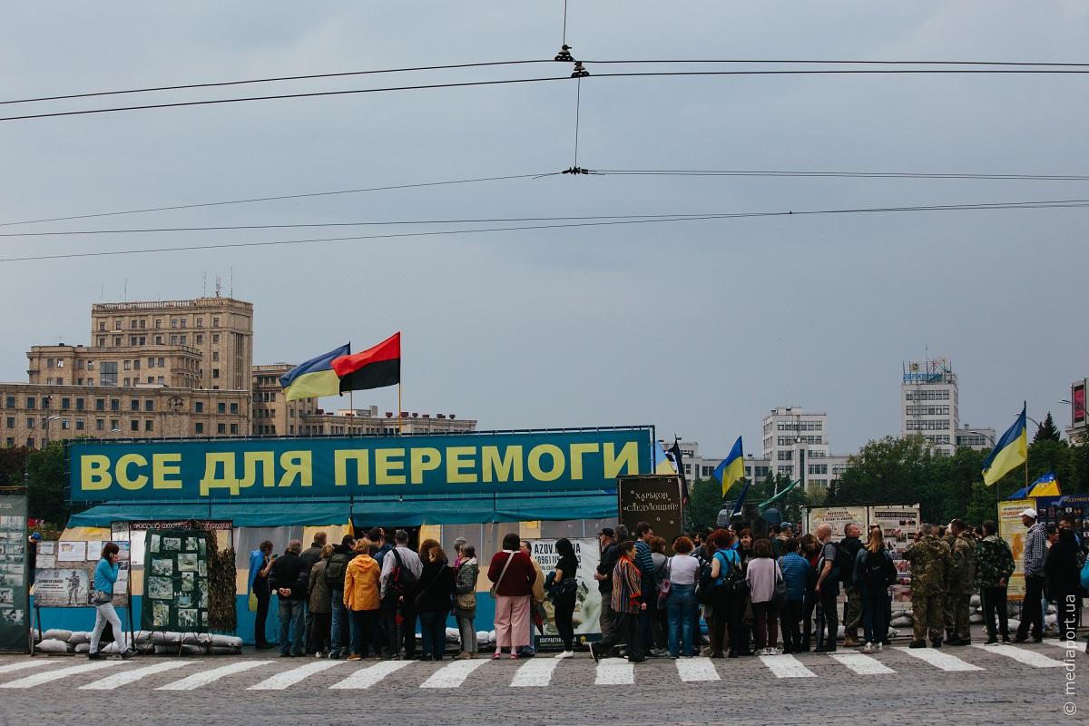 В горсовете утверждают, что палатка установлена на проезжей части, что противоречит законодательству / mediaport.ua В горсовете утверждают, что палатка установлена на проезжей части, что противоречит законодательству / mediaport.ua