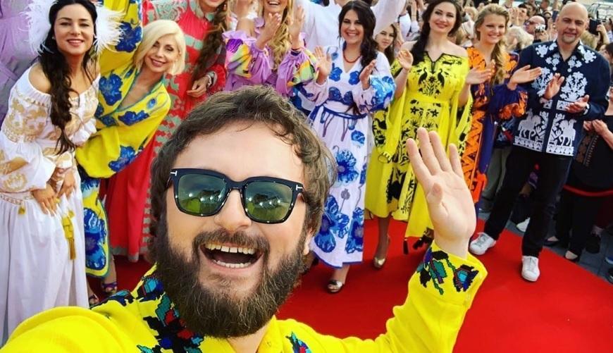 Українські зірки похвалилися вишиванками / Фото: Instagram Українські зірки похвалилися вишиванками / Фото: Instagram