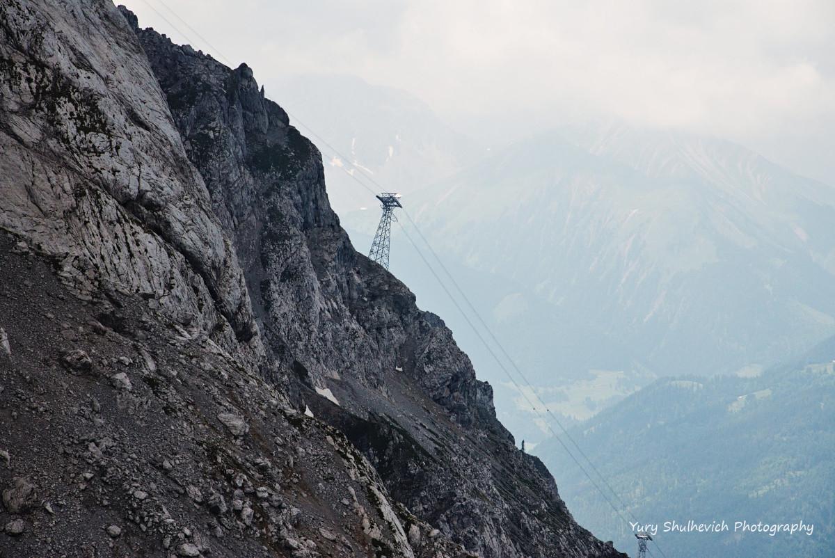 Австрійська канатна дорога на гору / фото Yury Shulhevich