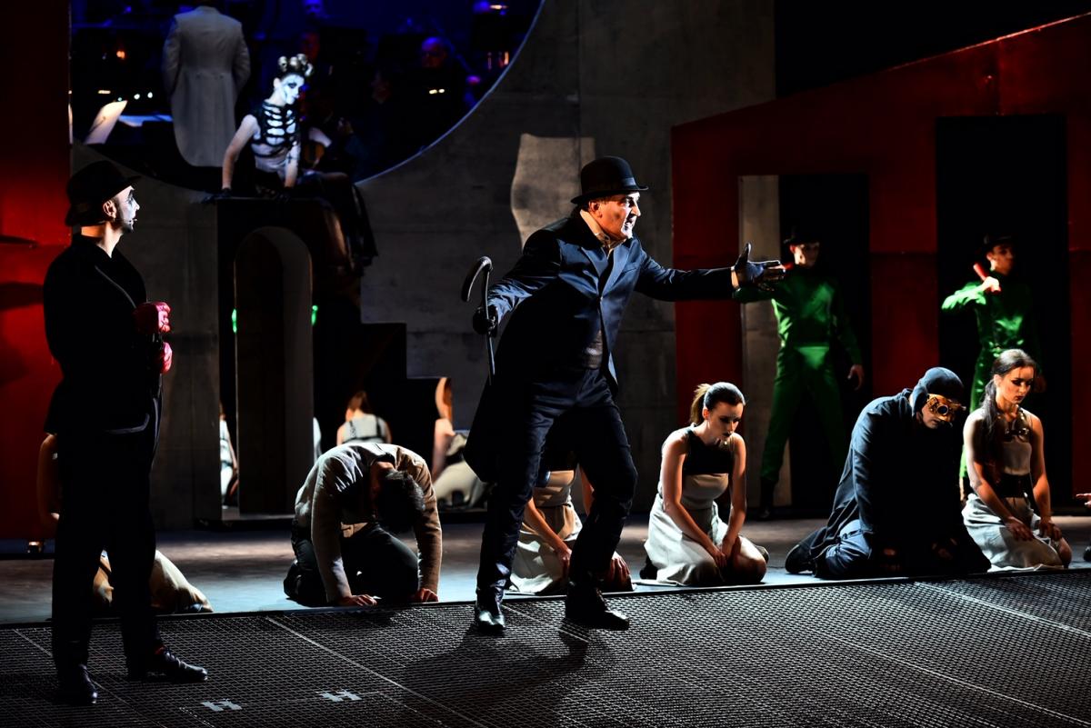 18 мая на главной сцене Национальной оперетты  покажут рок-оперу «Белая ворона»