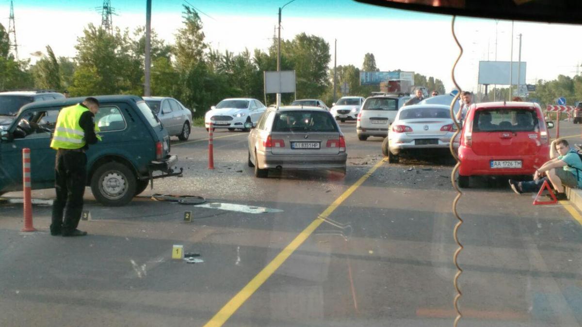 ДТП на выезде из Киева в сторону Вышгорода  / УНИАН
