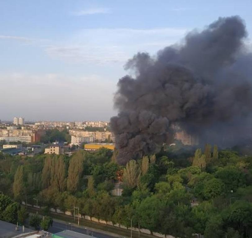 Площадь возгорания превысила 500 квадратных метров / фото dumskaya.net Площадь возгорания превысила 500 квадратных метров / фото dumskaya.net