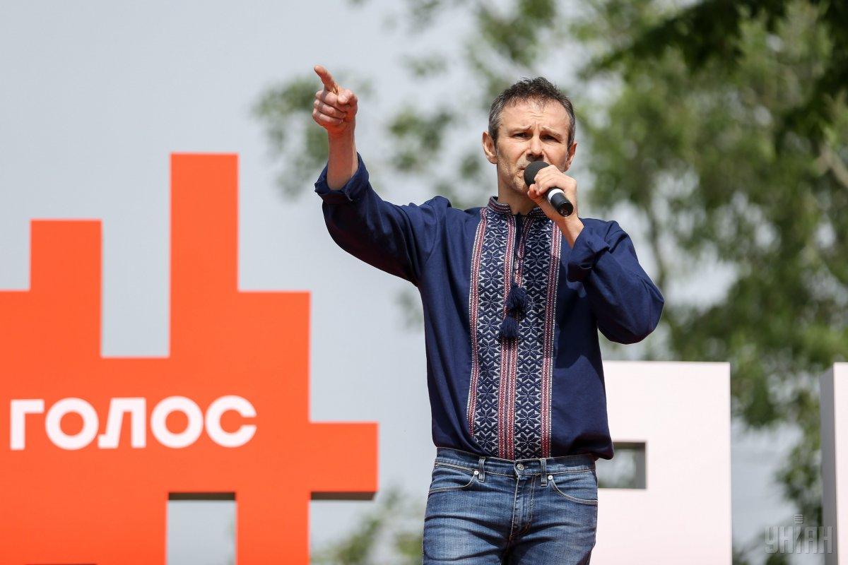 Вакарчук заявляет о краже голосов на 118-м округе / фото УНИАН Вакарчук заявляет о краже голосов на 118-м округе / фото УНИАН