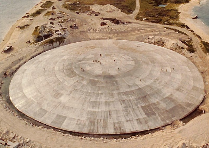 Ядерний саркофаг на острові Руніт у Тихому океані дає витік / wikipedia.org