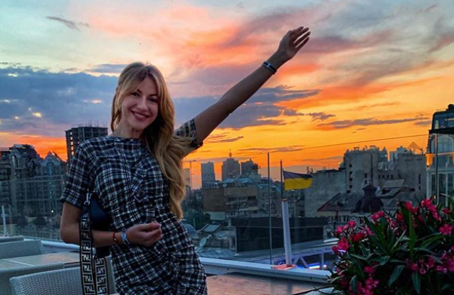 Леся Никитюк покорила сеть длинными ногами / instagram.com/lesia_nikituk