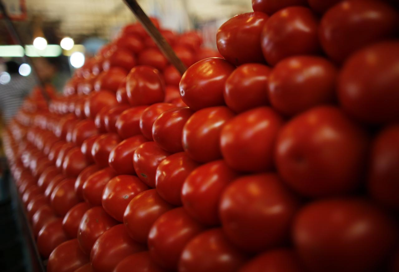 Tomatoes are getting more expensive in Ukraine / Illustration by REUTERS