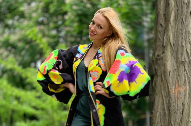 Оля Полякова розмірковує над назвою своєї партії / Instagram - polyakovamusic