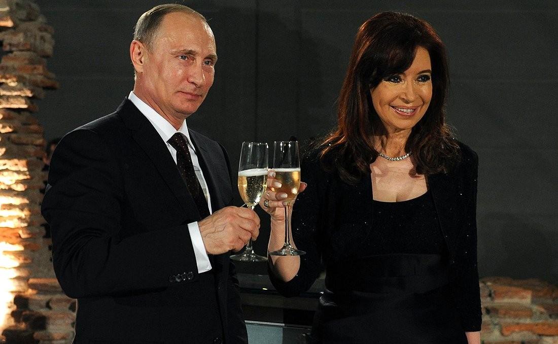 Подарунок Путіна виліз екс-президенту Аргентини боком / Kremlin.ru Подарунок Путіна виліз екс-президенту Аргентини боком / Kremlin.ru