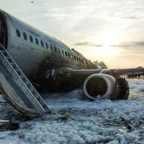 Politico: Пожар на самолете в Шереметьево может похоронить производство самолетов в России