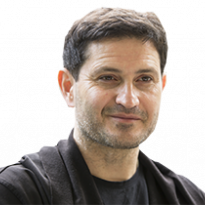 "Меня радовало, что« Киборги »пользуются спросом у пиратов. С другой стороны, украинцы, пришедшие в кинотеатры, помогли собрать миллион 600 тысяч для семей погибших героев"