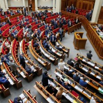 Свежий опрос показал, какие партии проходят в Раду: 