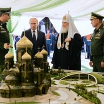 The Economist: Россия объединяет свое «ядерное» православия с армией