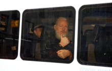 Уряд Великої Британії вирішив видати Ассанжа США