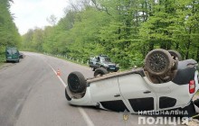 На Тернопільщині у ДТП зіткнулося три автомобілі: один перекинувся (фото)