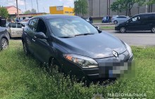 У Києві "квартирники" при спробі втечі наїхали на поліцейського (фото, відео)