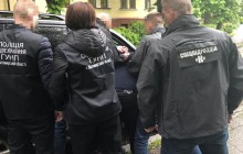 У Житомирі посадовця міськради затримали за систематичне вимагання відкатів від підприємців (фото)