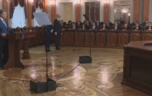 Poroshenko appoints 75 Supreme Court judges (Video)
