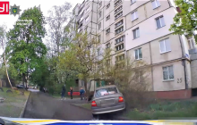 У Сумах п’яний чиновник мерії під час втечі від поліцейських в’їхав у дерево (відео)