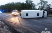Поблизу Тернополя нетверезий водій перекинувся на автомобілі (фото)