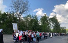 На Тернопільщині понад 100 жінок за два дні пройдуть пішки 54 км, щоб взяти участь у прощі матерів у Зарваниці (фото)